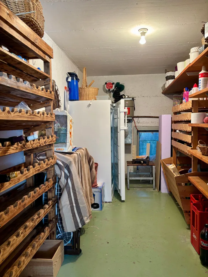 Single-family house with studio apartment in central location in Schattdorf