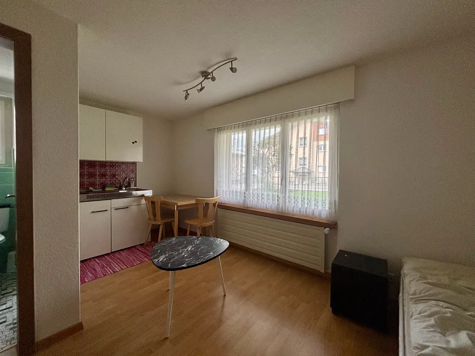 Single-family house with studio apartment in central location in Schattdorf