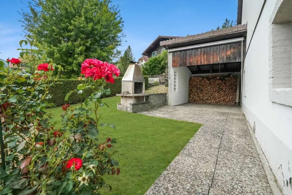 Haus mit zwei Wohnungen - Ein Potenzial, das sich an Ihre Wünsche anpasst