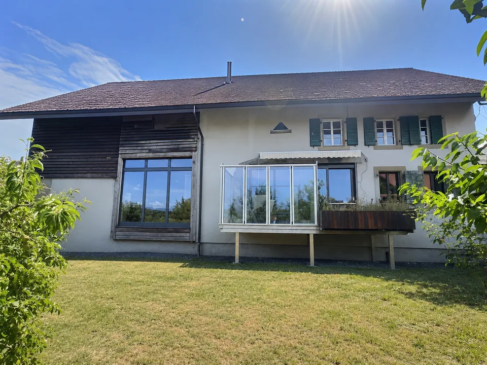 Grande maison en viager semi-occupé sans rente avec grand potentiel