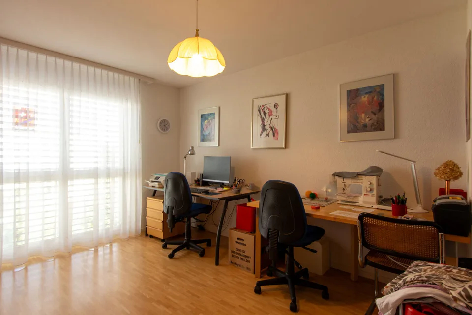 Attraktive 3.5-Zimmerwohnung mit Balkon, Lift & Einstellhallenplatz