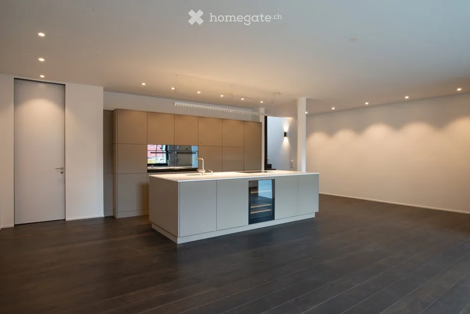 Mitten in Zürich: Neues Luxuriöses Townhouse mit Dachterrasse