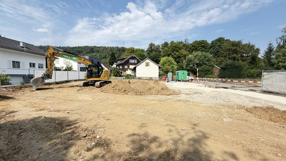 155 m2 Grosses Neubau-DEFH (Haus C), 6.5 DEFH, 3 Nasszellen, Garten, Sitzplatz, Carport & PP
