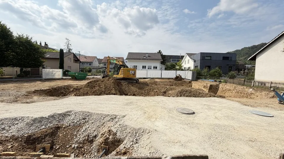 155 m2 Grosses Neubau-DEFH (Haus C), 6.5 DEFH, 3 Nasszellen, Garten, Sitzplatz, Carport & PP
