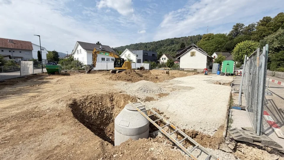 155 m2 Grosses Neubau-DEFH (Haus B), 6.5 DEFH, 3 Nasszellen, Garten, Sitzplatz, Carport & PP