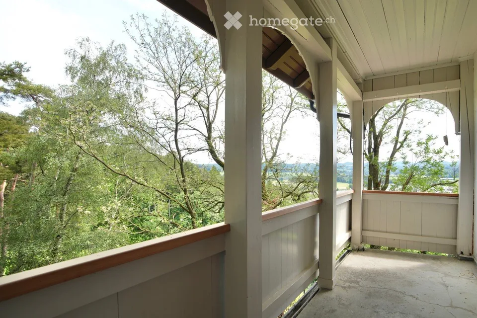 Finely renovated 4-room apartment on the 1st floor in Eschlikon TG, idyllically located in a good community