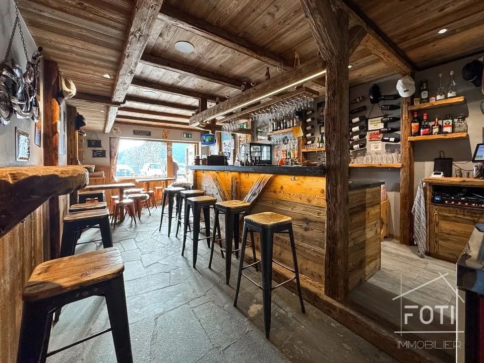 Charmant bar et petite restauration à vendre.