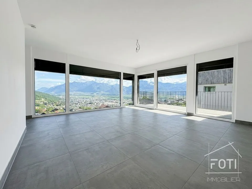 LOCATION-SALE: New individual villa with 4.5 rooms and beautiful view of the plain.