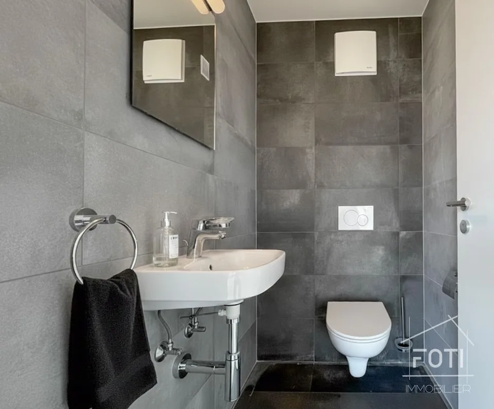 LOCATION-SALE: New individual villa with 4.5 rooms and beautiful view of the plain.