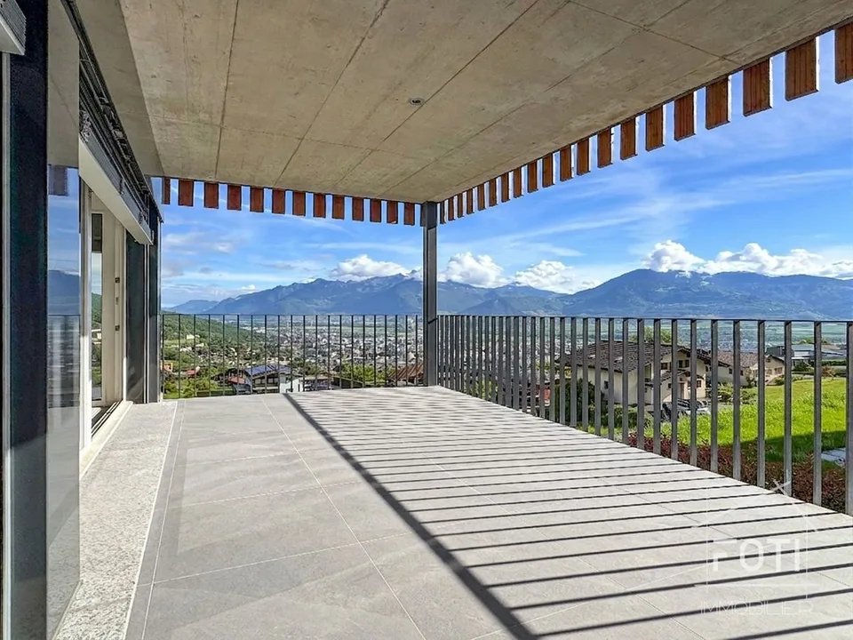 LOCATION-SALE: New individual villa with 4.5 rooms and beautiful view of the plain.