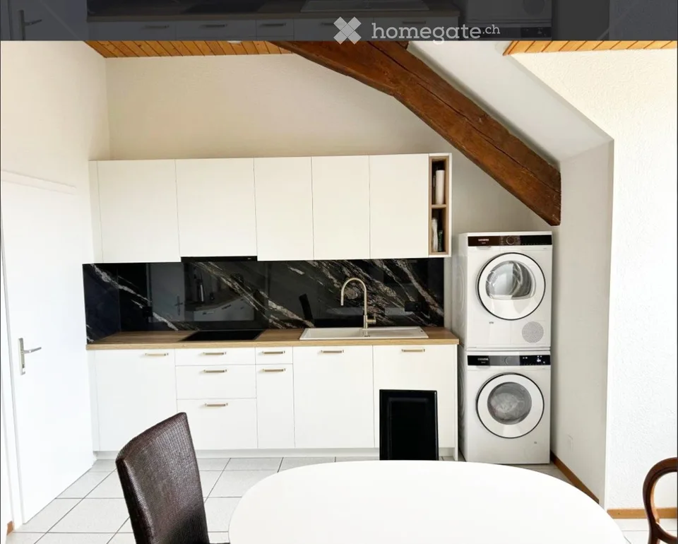 Appartement spacieux dans maison avec cachet à colombier