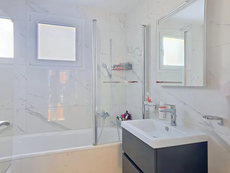 LUCENS - Bel appartement contemporain