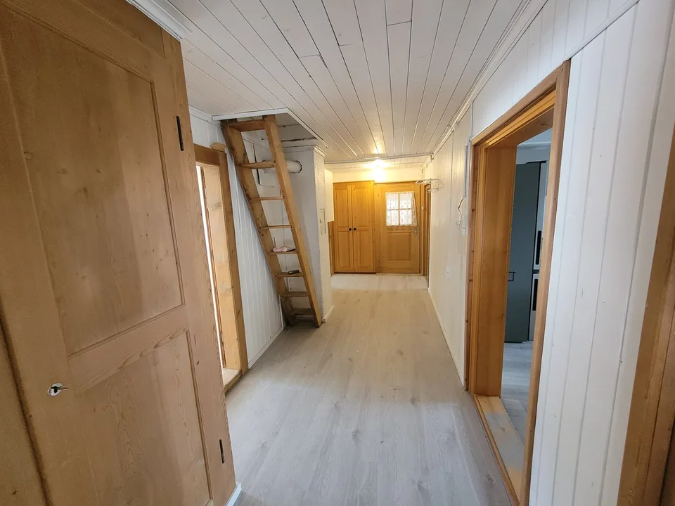 3.5-Zi-Dachwohnung - Estrich gehört dazu