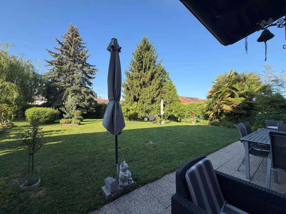 RENENS - Reihenhaus mit 5.5 Zimmern und großem Garten. Nicht in einer PPE eingetragen.