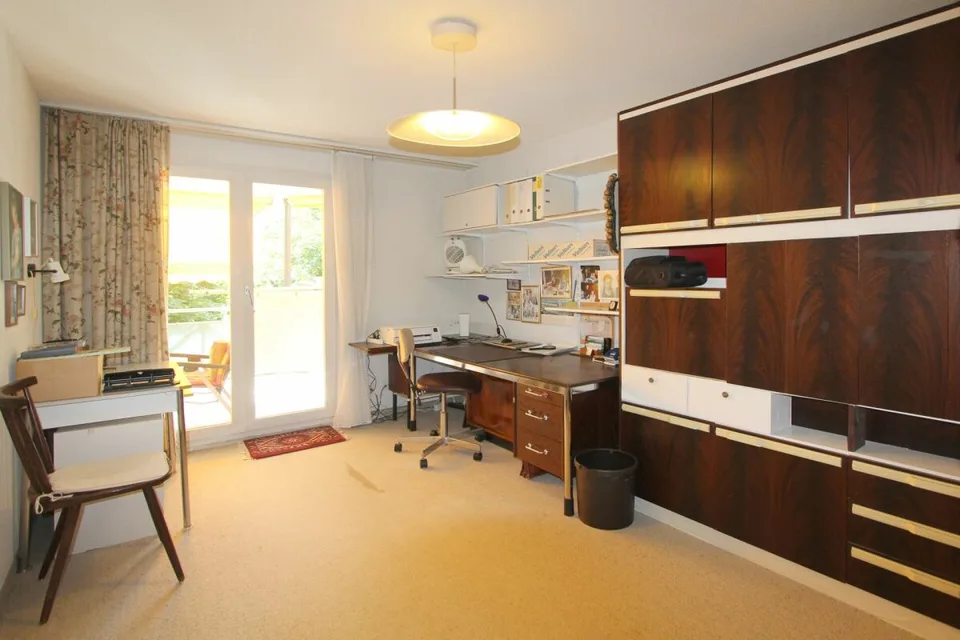Sonnige 4.5 (5.5) Wohnung mit Blick ins Grüne an ruhiger Sackgassenlage in Wettingen