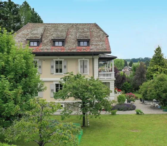 Charmanter 3-Zimmer-Wohnung in einem alten Gebäude - privater Garten