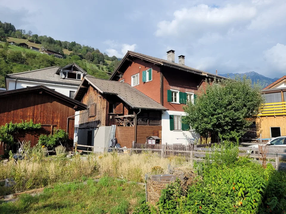 Charmante 3.5-Zimmer-Wohnung im traditionellen Schweizer Haus in Küblis
