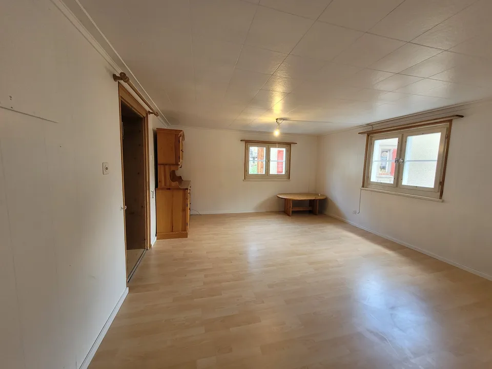 Charmant appartement 3.5 pièces dans une maison traditionnelle suisse à Küblis