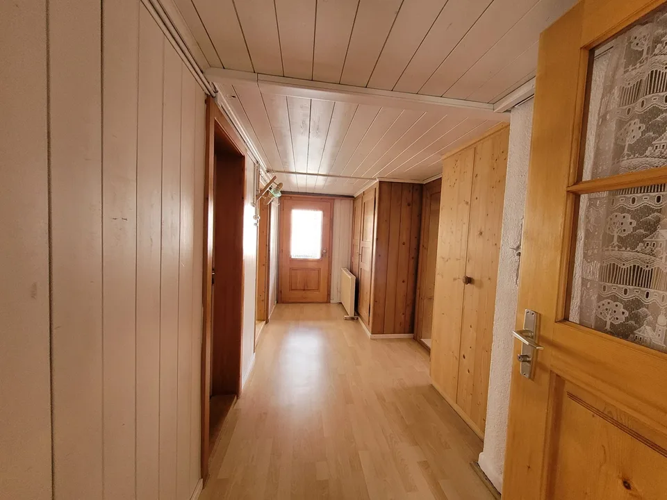 Charmant appartement 3.5 pièces dans une maison traditionnelle suisse à Küblis