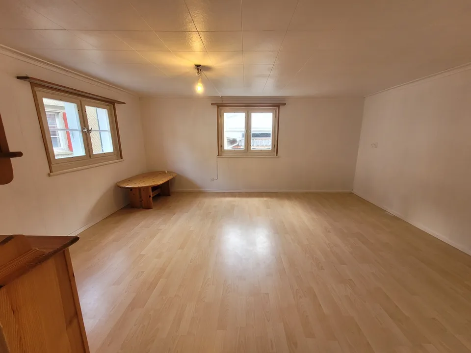 Charmant appartement 3.5 pièces dans une maison traditionnelle suisse à Küblis