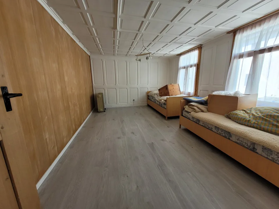 Charmant appartement 3.5 pièces dans une maison traditionnelle suisse à Küblis