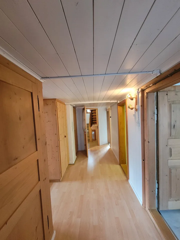 Charmant appartement 3.5 pièces dans une maison traditionnelle suisse à Küblis