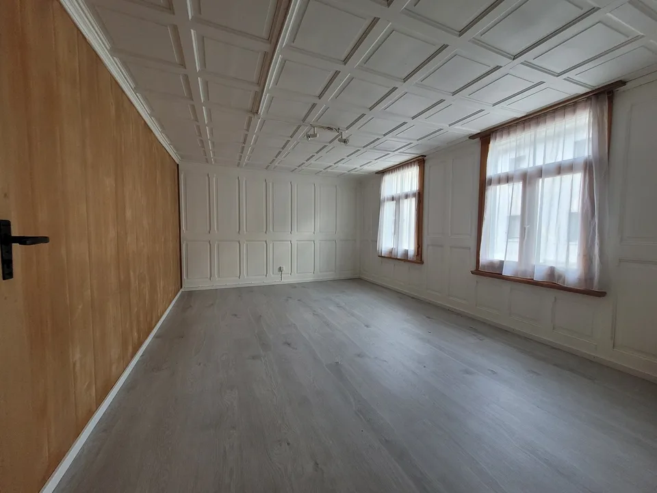 Charmant appartement 3.5 pièces dans une maison traditionnelle suisse à Küblis