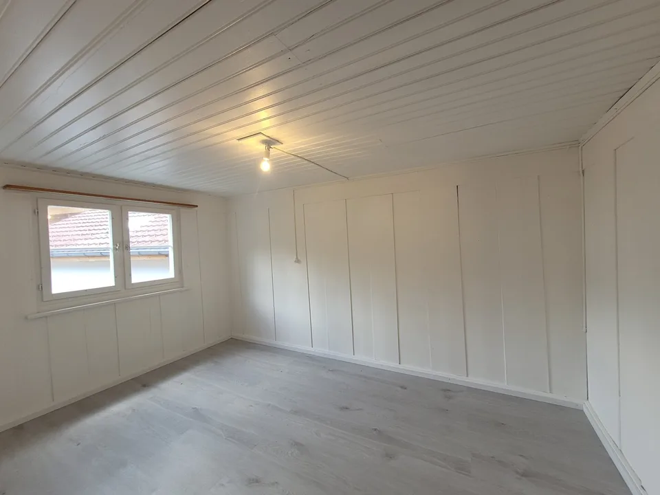 Charmant appartement 3.5 pièces dans une maison traditionnelle suisse à Küblis