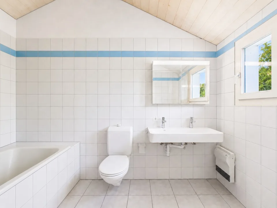 Maison située au calme près de la Töss avec un espace généreux.