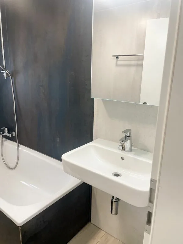 Renovierte 3.5 Zimmer-Gartenwohnung inkl. PP