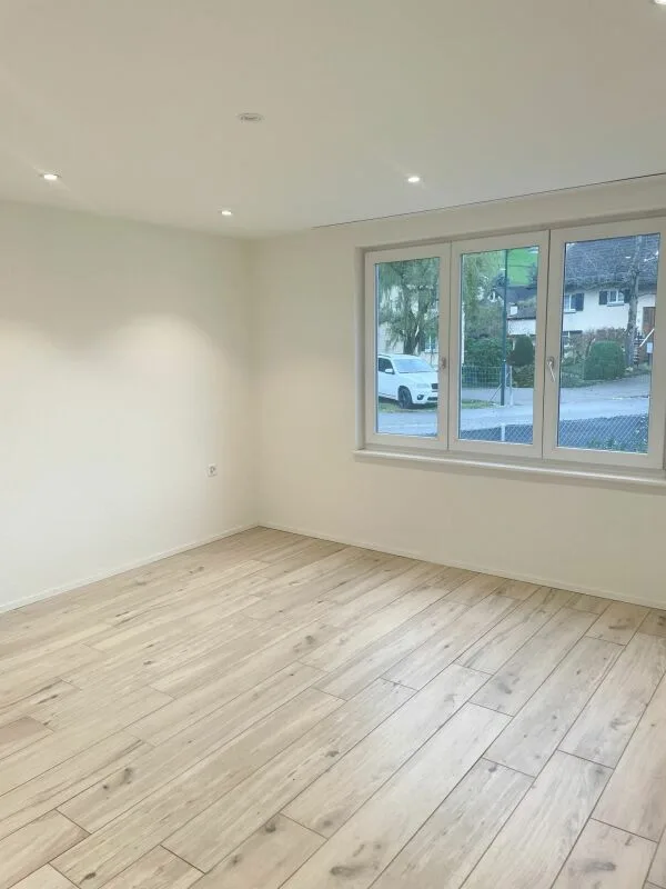Renovierte 3.5 Zimmer-Gartenwohnung inkl. PP