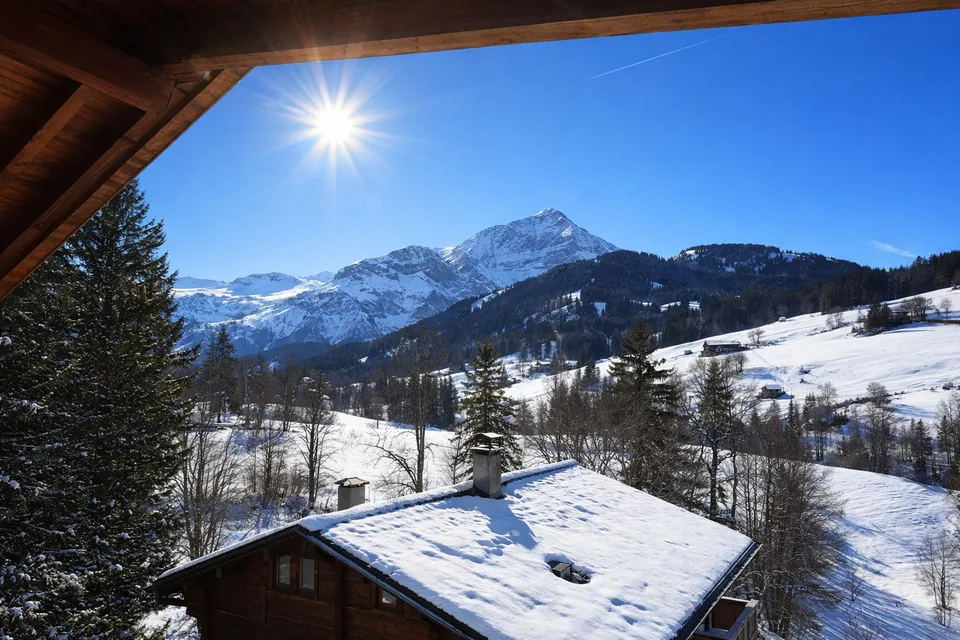 Charmanter 5,5-Zimmer-Chalet zum Verkauf in Lauenen bei Gstaad