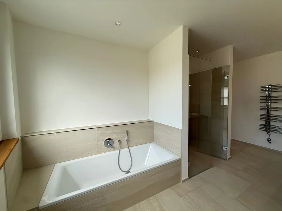 moderne 4.5-Zimmer-Attikawohnung im Bächlipark Wollerau