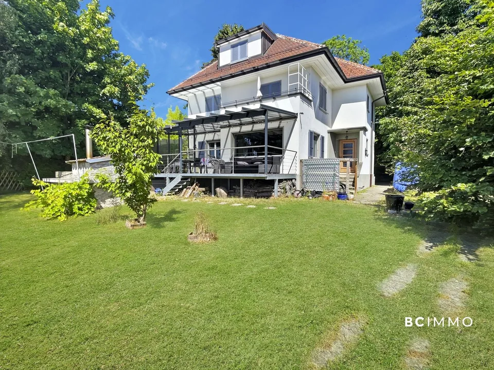 Bourgeois villa combining charm and comfort