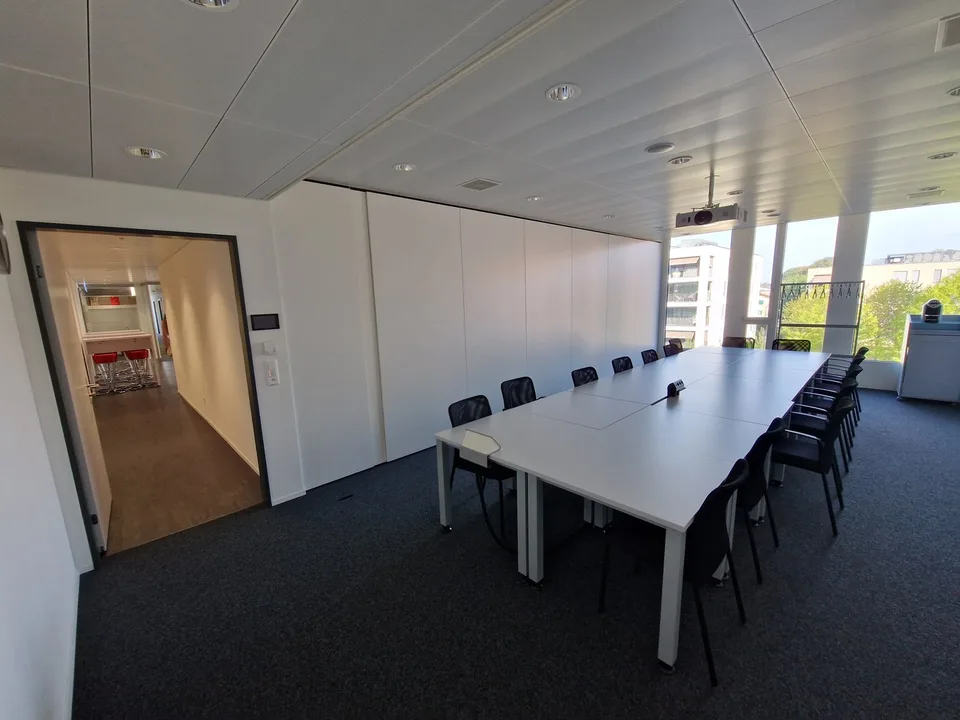 Dernier espace de bureau/commercial libre - 466 m² de locaux aménagés en plein cœur du quartier