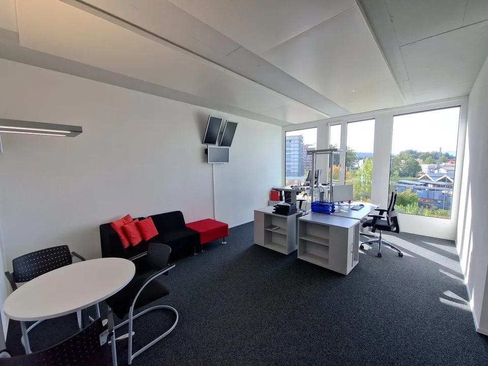 Dernier espace de bureau/commercial libre - 466 m² de locaux aménagés en plein cœur du quartier