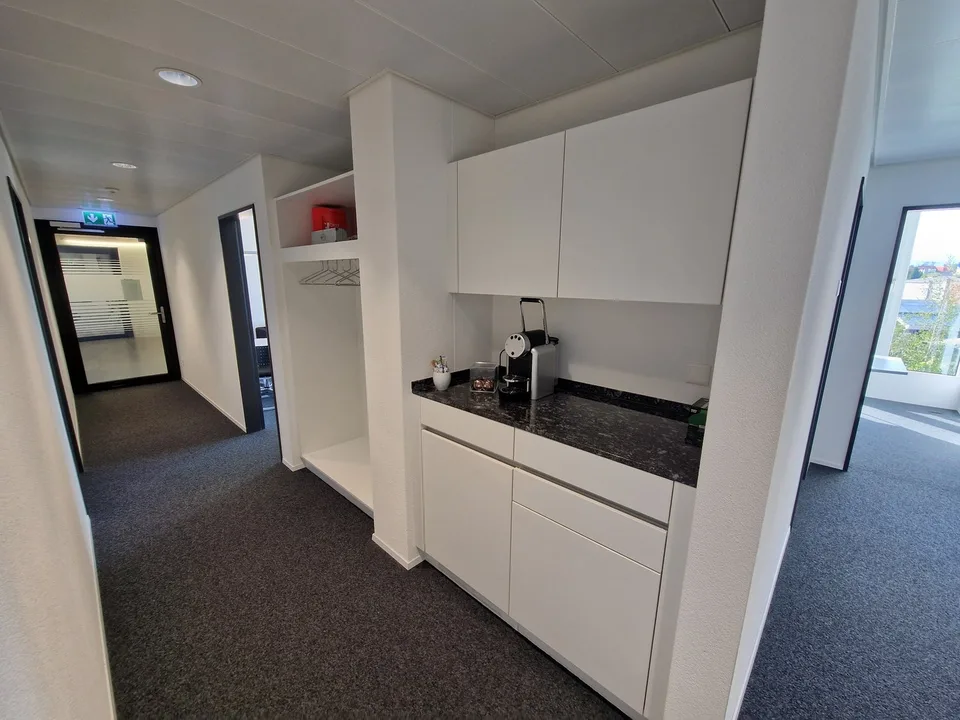Dernier espace de bureau/commercial libre - 466 m² de locaux aménagés en plein cœur du quartier
