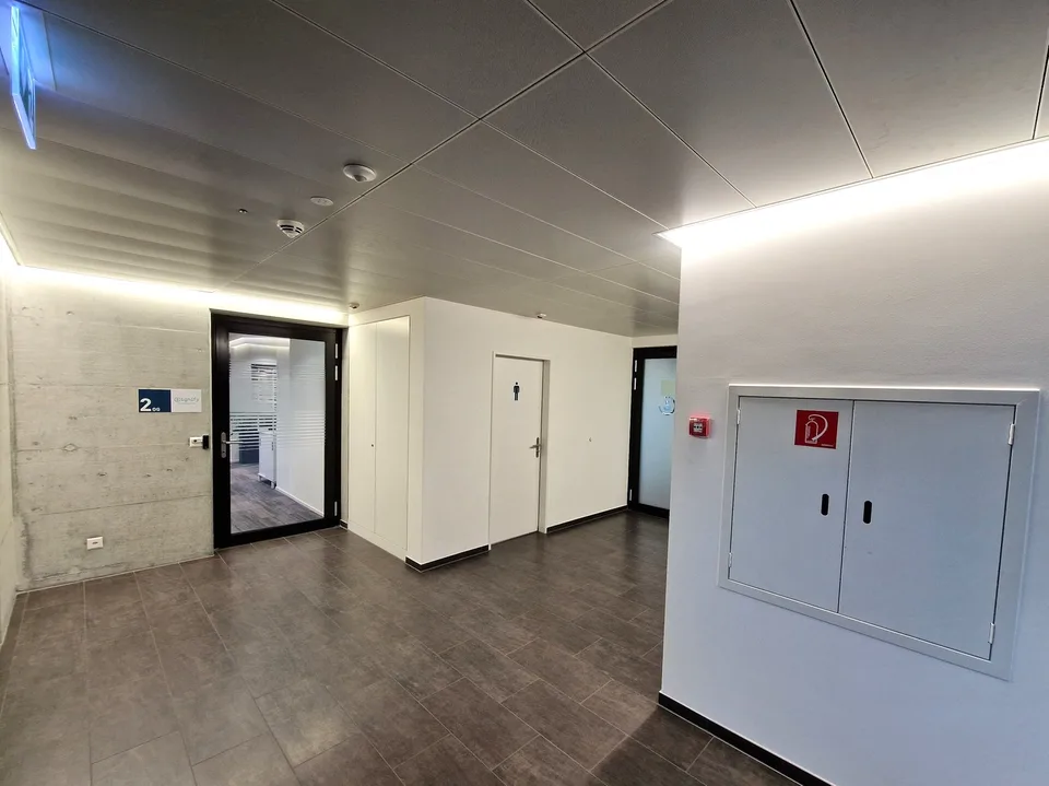 Dernier espace de bureau/commercial libre - 466 m² de locaux aménagés en plein cœur du quartier