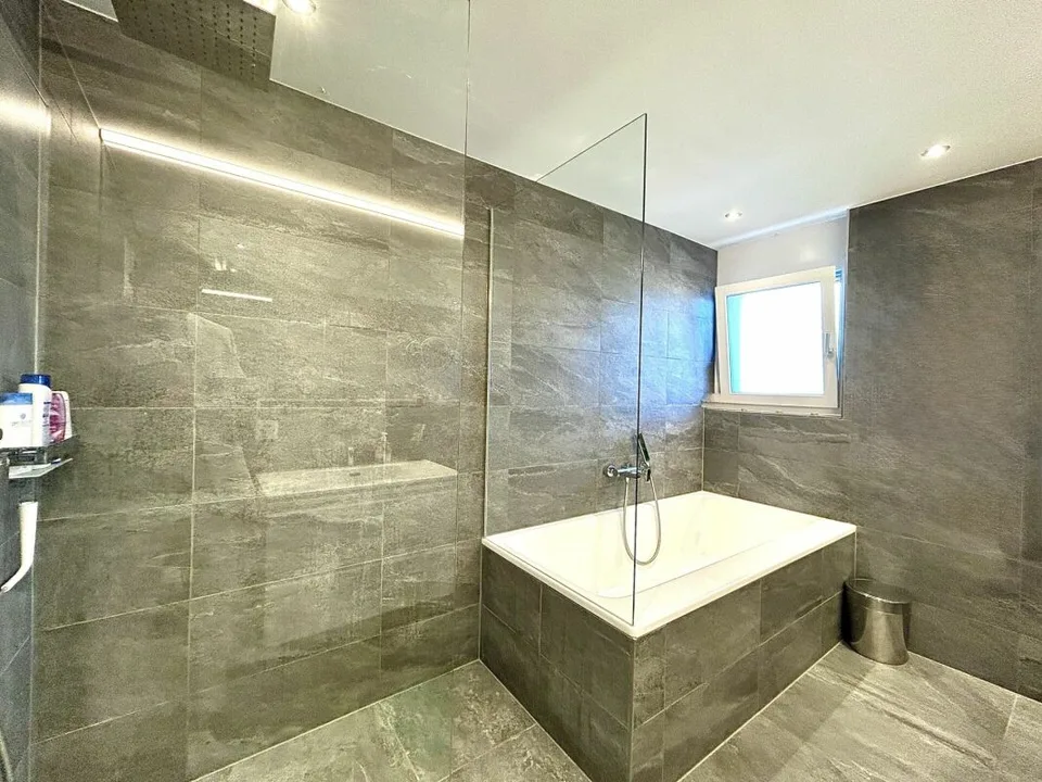 Hochwertiges Wohnen mit Whirlpool in moderner 6.5-Zimmer-Wohnung!