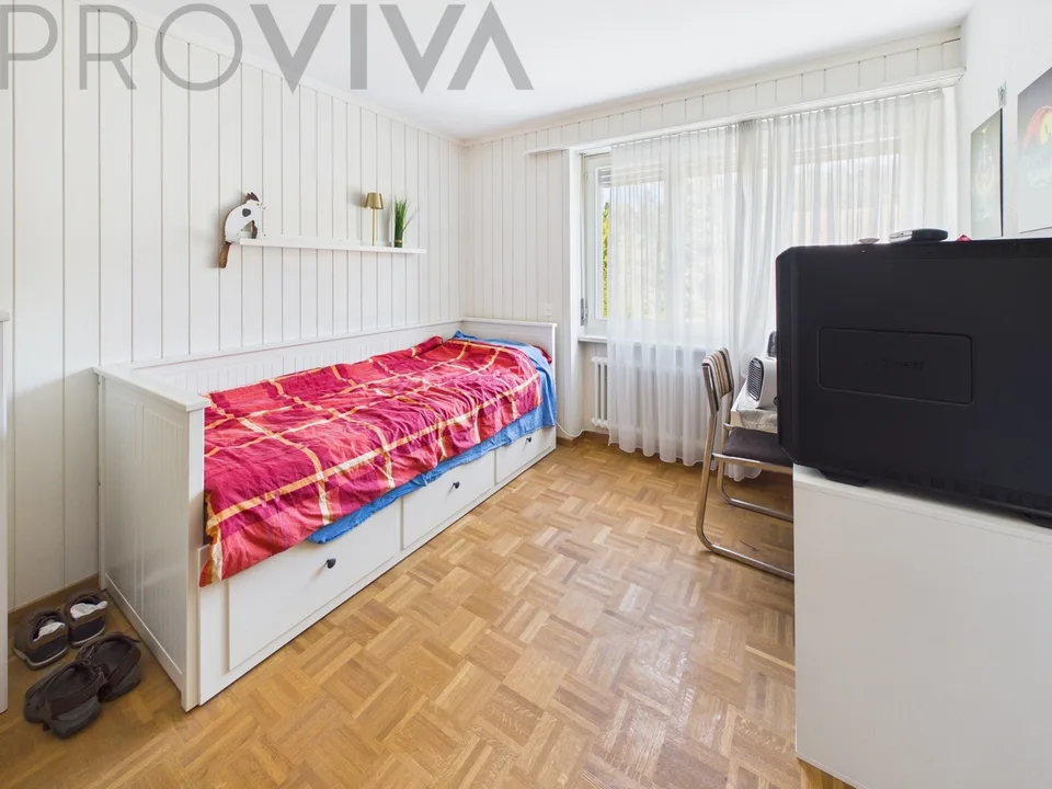 Grosszügiges Eckhaus im Grünen - ideal für Familien