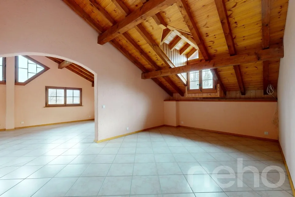 Edificio locativo e 3 aree per attività/magazzinaggio