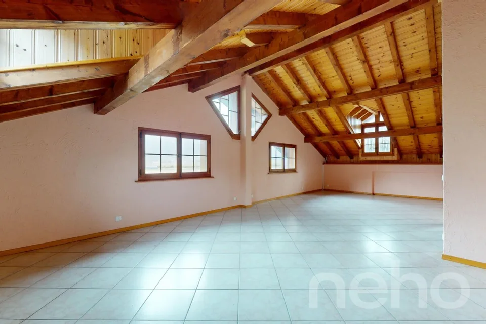 Edificio locativo e 3 aree per attività/magazzinaggio