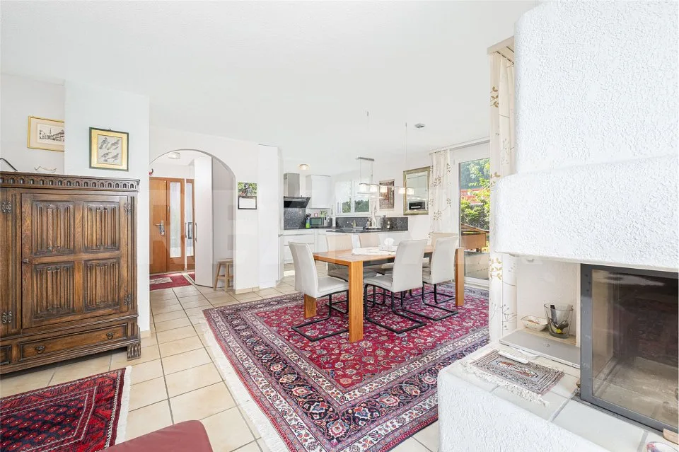 Maison unifamiliale avec jardin d'hiver et piscine couverte