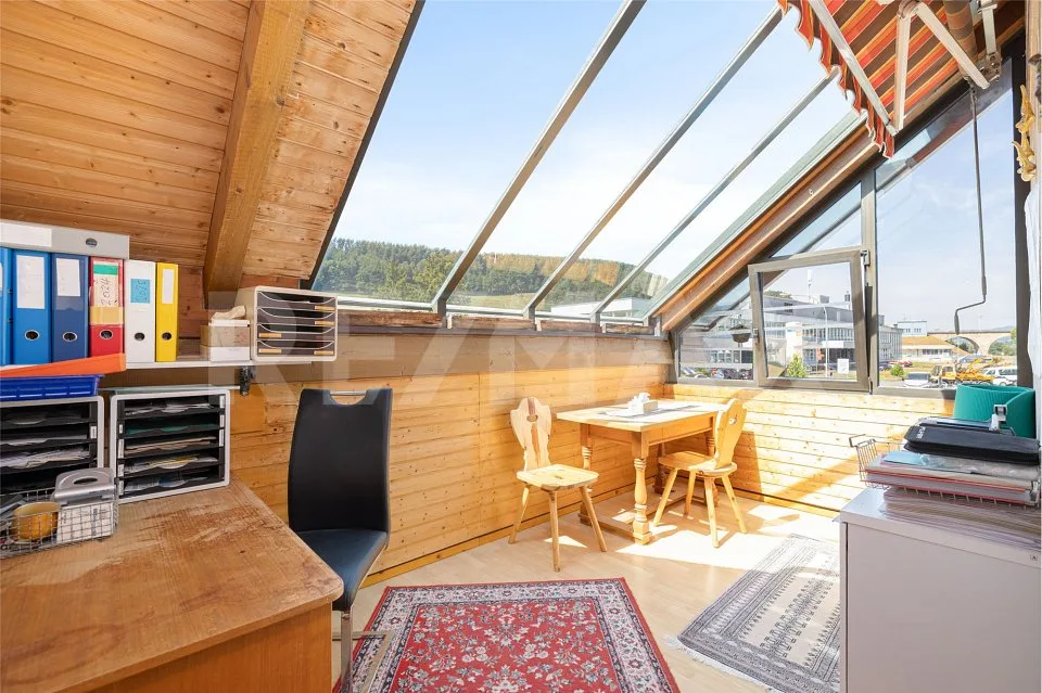 Maison unifamiliale avec jardin d'hiver et piscine couverte