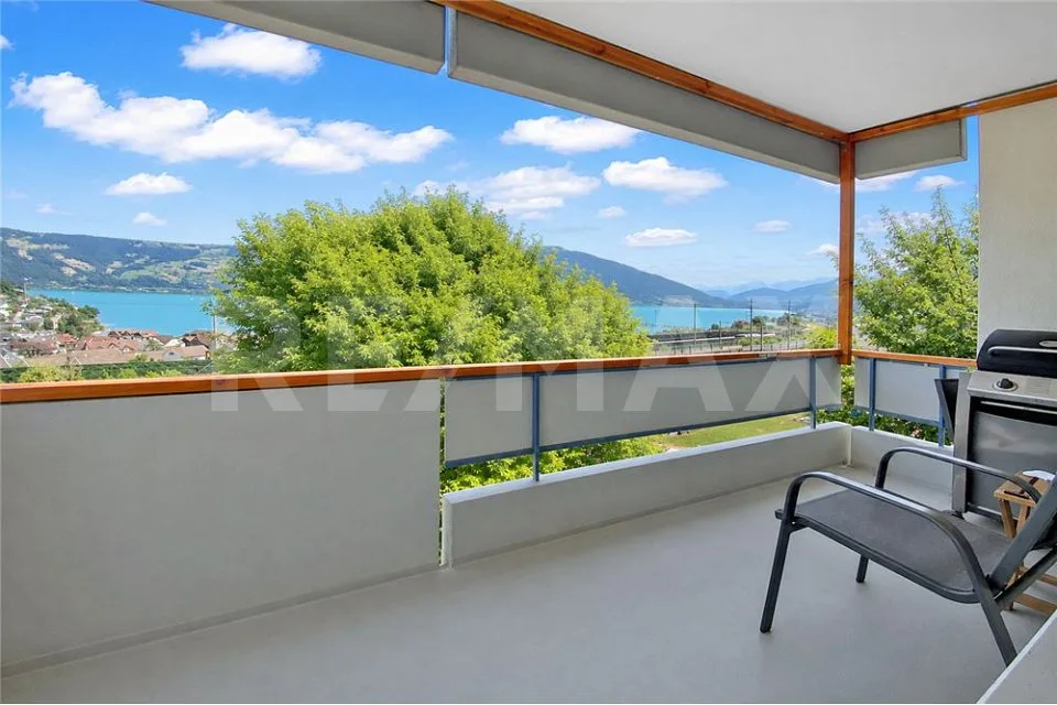 Grosszügige 4 ½-Zimmer Wohnung mit 2 Balkonen und Sicht auf den Zug...
