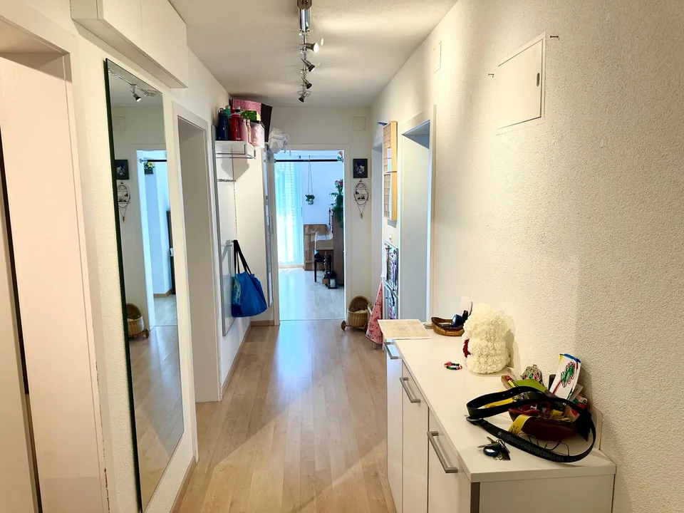 Stilvolle 4-Zimmer-Altbauwohnung mit Balkon in Zürich-Oerlikon