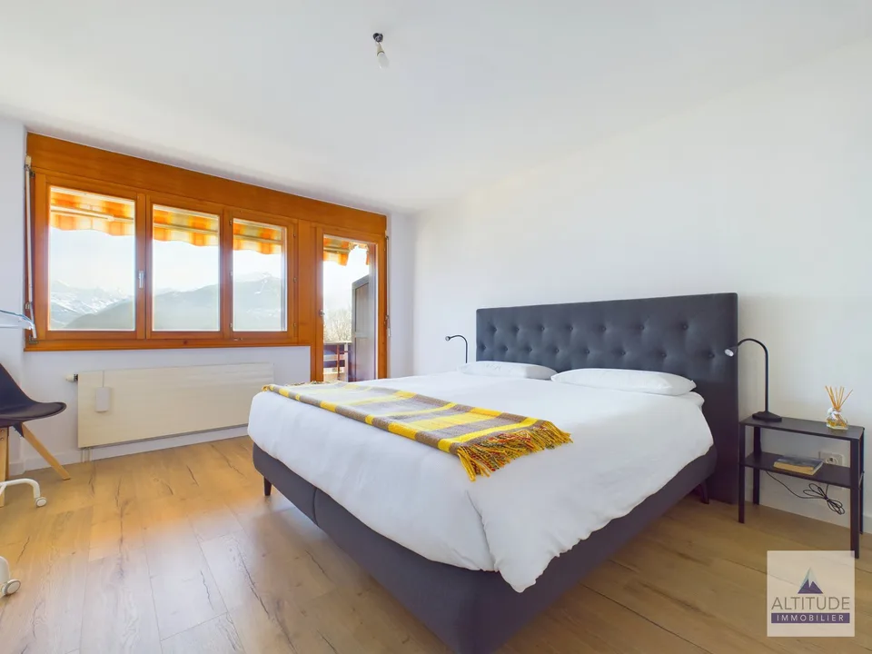 Apartment in the village of Mollens, offering a magnificent view of the mountains