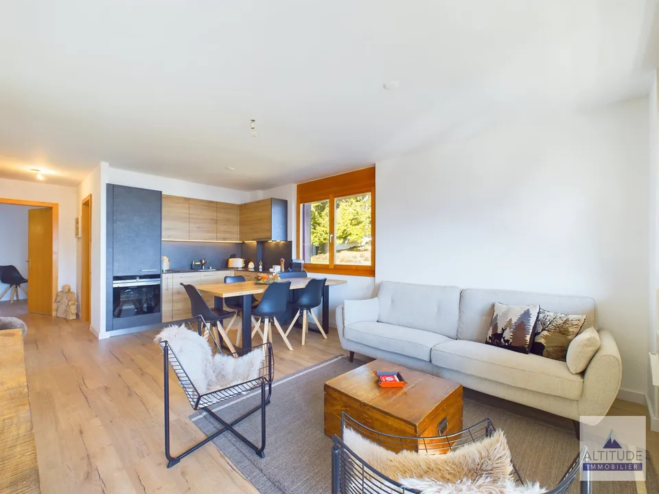 Apartment in the village of Mollens, offering a magnificent view of the mountains