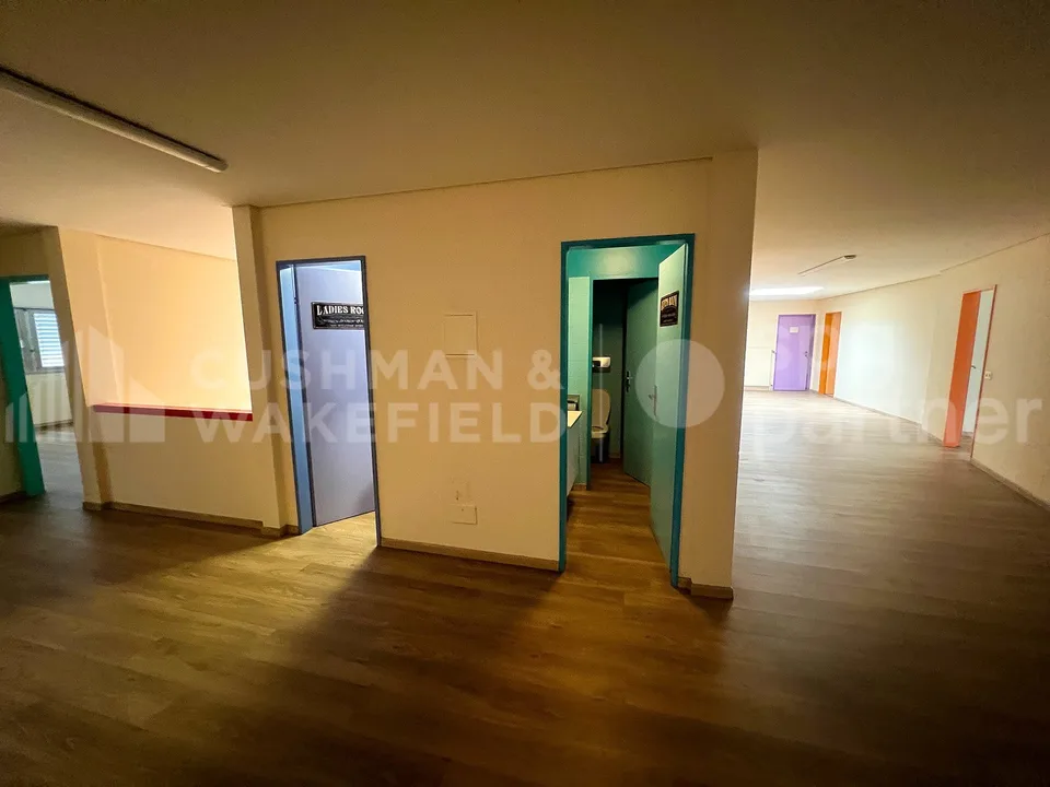 Atelier, showroom and offices - 940 m² | SATIGNY?ZIMEYSA