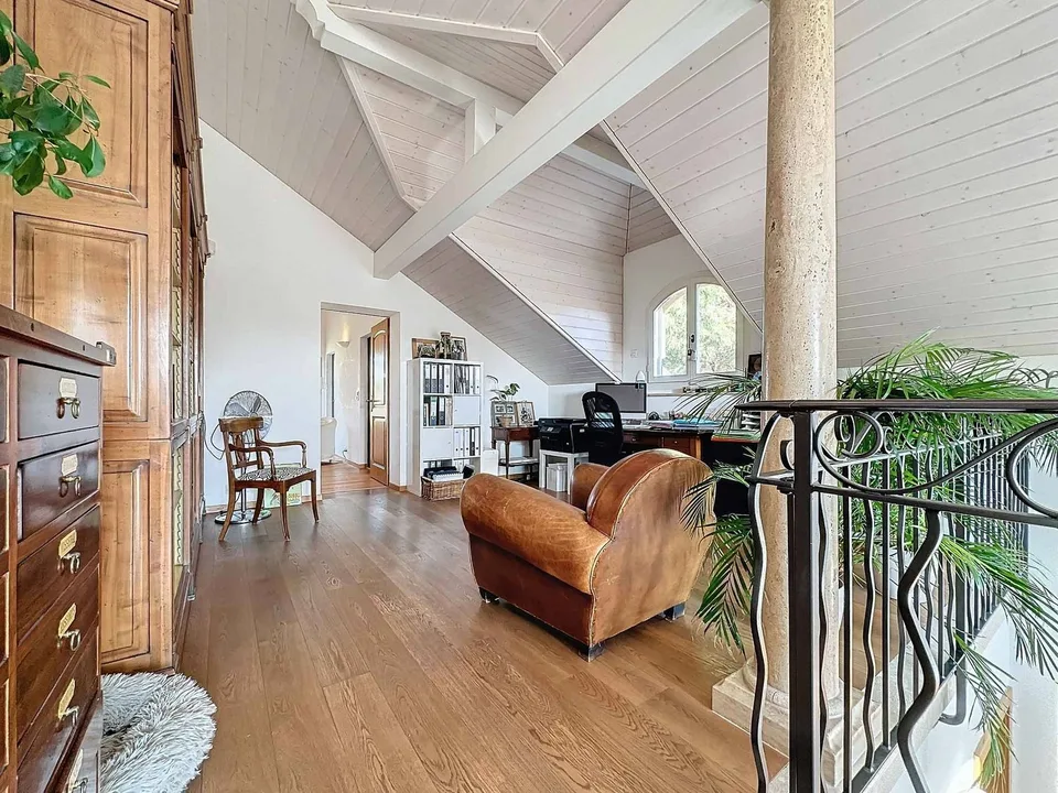 Prächtige südliche Villa mit Pool